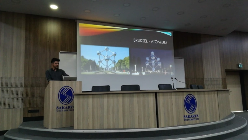 رشته های تحصیلی و برنامه های آموزشی