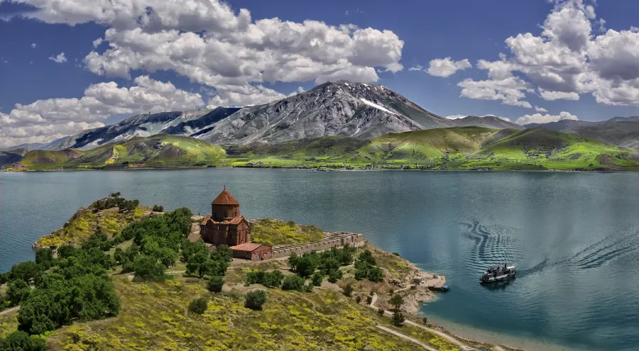 تحصیل در وان